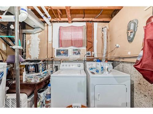 3114 51 Street Sw, Calgary, AB - Indoor Photo Showing Laundry Room
