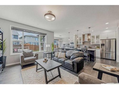 41 Howse Mount Ne, Calgary, AB - Indoor Photo Showing Living Room