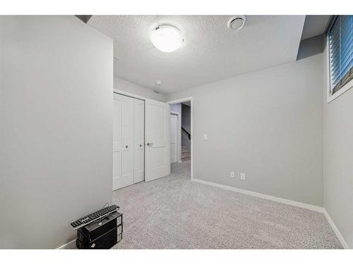 41 Howse Mount Ne, Calgary, AB - Indoor Photo Showing Other Room