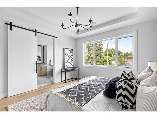 1820 19 Avenue Nw, Calgary, AB - Indoor Photo Showing Bedroom