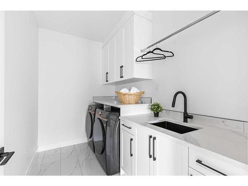 1820 19 Avenue Nw, Calgary, AB - Indoor Photo Showing Laundry Room