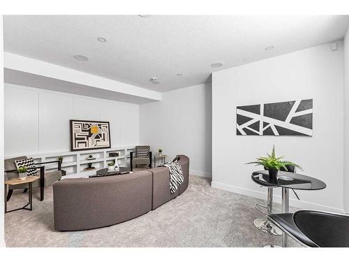 1820 19 Avenue Nw, Calgary, AB - Indoor Photo Showing Other Room