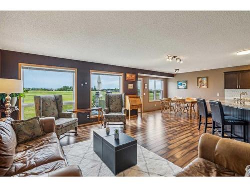 151 Harvest Park Terrace Ne, Calgary, AB - Indoor Photo Showing Living Room