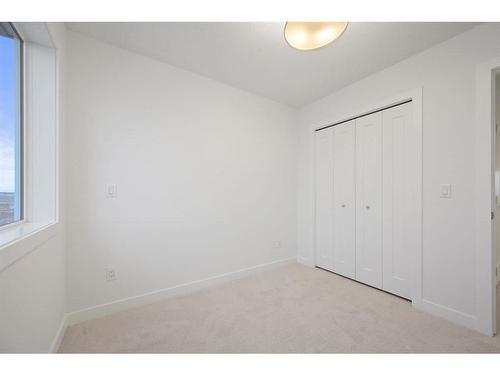 7526 202 Avenue Se, Calgary, AB - Indoor Photo Showing Other Room