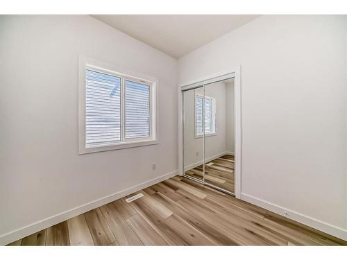 536 Walgrove Boulevard Se, Calgary, AB - Indoor Photo Showing Other Room