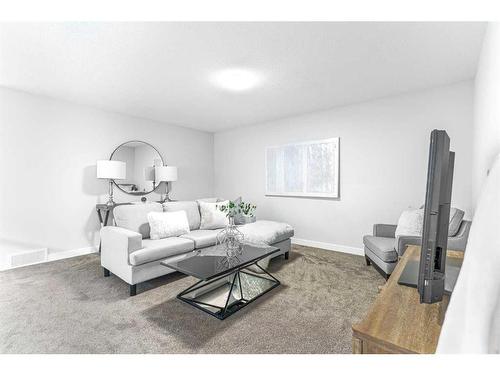 43 Herron Rise Ne, Calgary, AB - Indoor Photo Showing Living Room