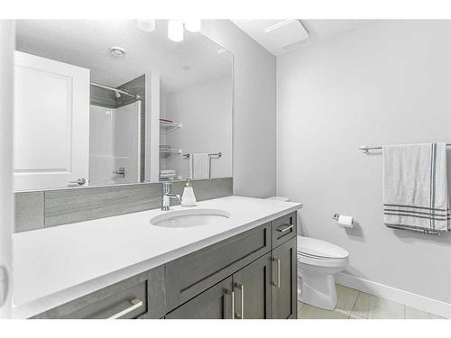 43 Herron Rise Ne, Calgary, AB - Indoor Photo Showing Bathroom