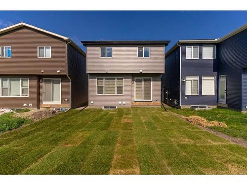 43 Herron Rise Ne, Calgary, AB - Outdoor