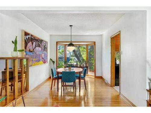 2919 14 Avenue Nw, Calgary, AB - Indoor Photo Showing Dining Room