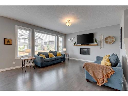 240 Sandpiper Crescent, Chestermere, AB - Indoor Photo Showing Living Room