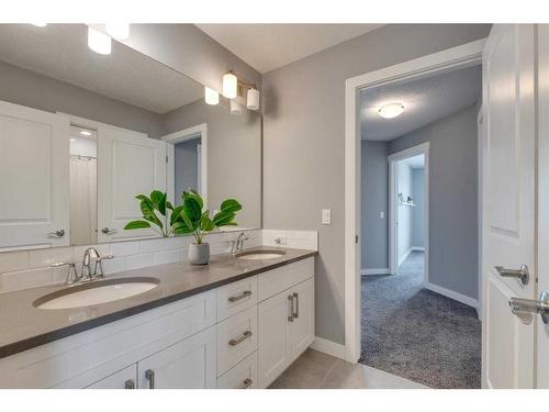 240 Sandpiper Crescent, Chestermere, AB - Indoor Photo Showing Bathroom