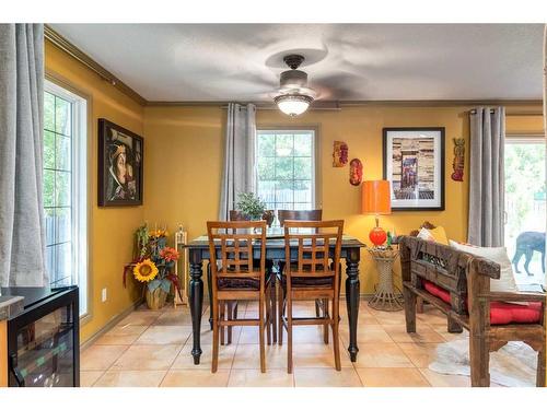 235 5 Street, Drumheller, AB - Indoor Photo Showing Dining Room