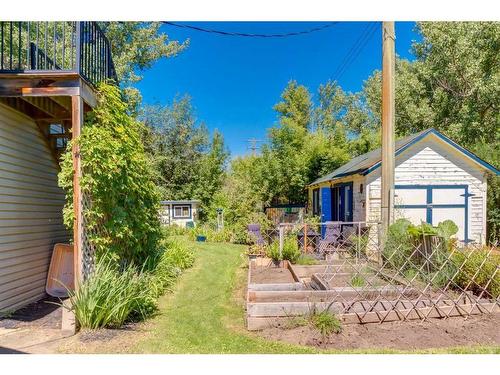 235 5 Street, Drumheller, AB - Outdoor