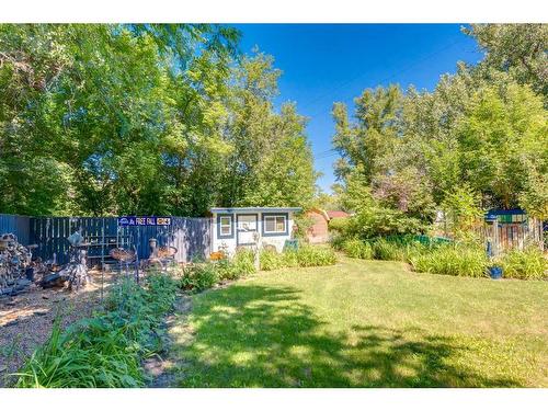 235 5 Street, Drumheller, AB - Outdoor