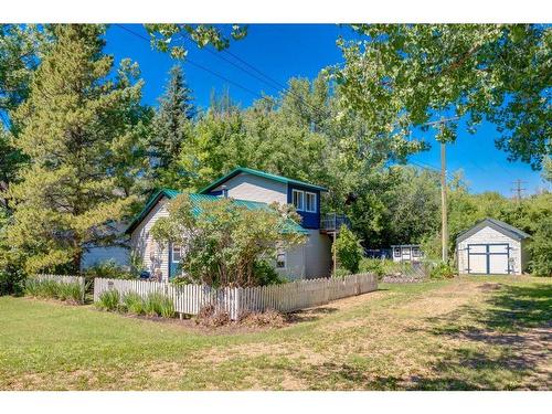 235 5 Street, Drumheller, AB - Outdoor