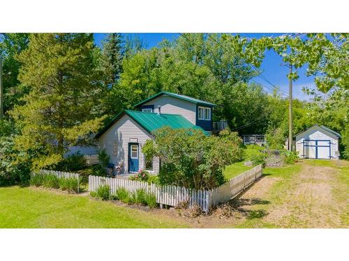 235 5 Street, Drumheller, AB - Outdoor