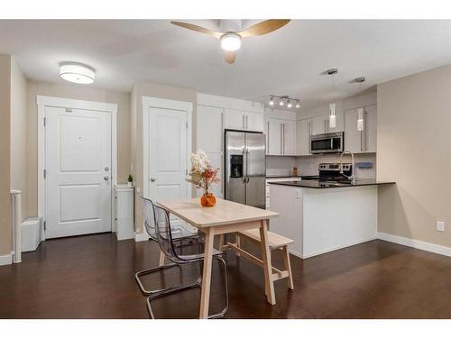 3419-11 Mahogany Row Se, Calgary, AB - Indoor Photo Showing Kitchen