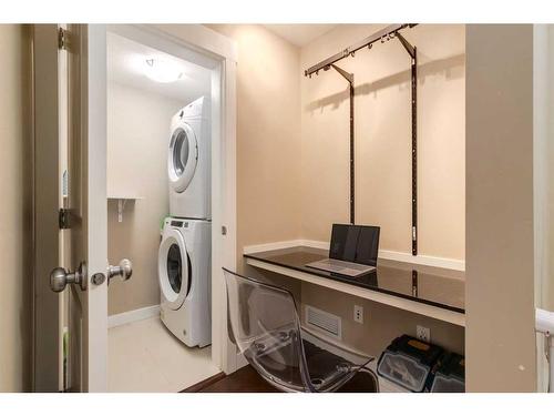 3419-11 Mahogany Row Se, Calgary, AB - Indoor Photo Showing Laundry Room