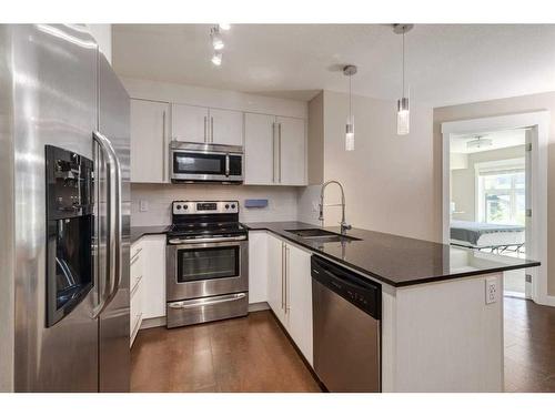 3419-11 Mahogany Row Se, Calgary, AB - Indoor Photo Showing Kitchen With Upgraded Kitchen