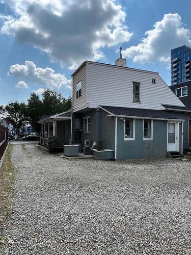 224 13 Avenue Sw, Calgary, AB - Outdoor