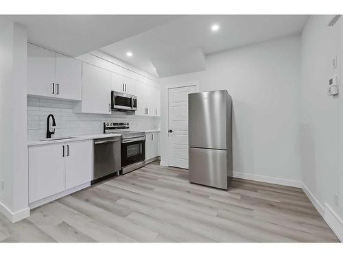 1141 Richland Road Ne, Calgary, AB - Indoor Photo Showing Kitchen With Stainless Steel Kitchen