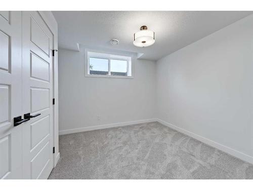 1141 Richland Road Ne, Calgary, AB - Indoor Photo Showing Other Room