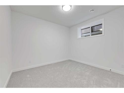 1141 Richland Road Ne, Calgary, AB - Indoor Photo Showing Other Room