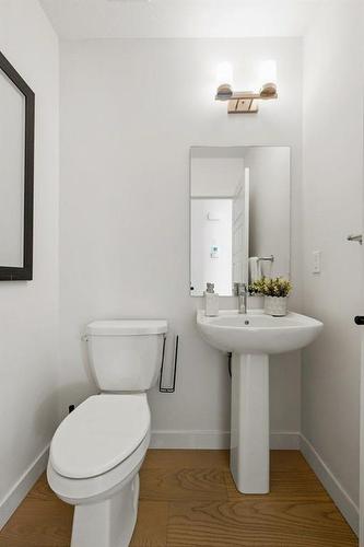 230 Creekside Way Sw, Calgary, AB - Indoor Photo Showing Bathroom