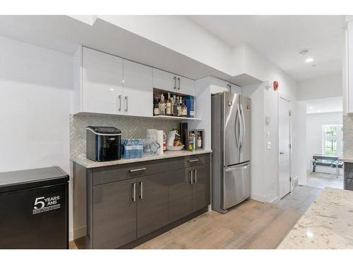 101-1632 20 Avenue Nw, Calgary, AB - Indoor Photo Showing Kitchen