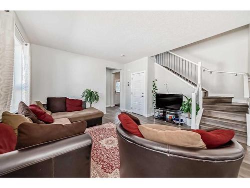 21 Legacy Glen Place Se, Calgary, AB - Indoor Photo Showing Living Room