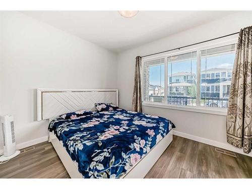 21 Legacy Glen Place Se, Calgary, AB - Indoor Photo Showing Bedroom