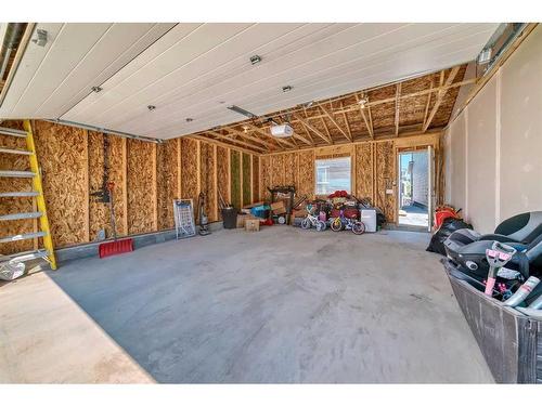 21 Legacy Glen Place Se, Calgary, AB - Indoor Photo Showing Garage