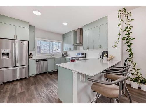 21 Legacy Glen Place Se, Calgary, AB - Indoor Photo Showing Kitchen With Upgraded Kitchen