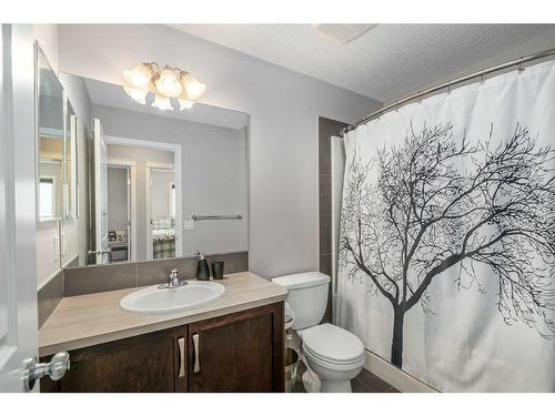 23 Panton Way Nw, Calgary, AB - Indoor Photo Showing Bathroom