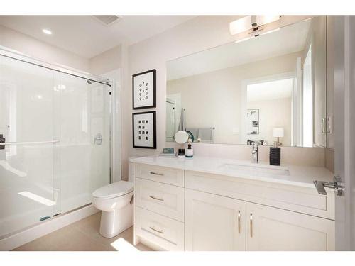 84-1453 Na'A Drive Sw, Calgary, AB - Indoor Photo Showing Bathroom