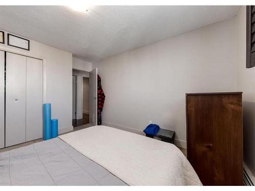 501-505 19 Avenue Sw, Calgary, AB - Indoor Photo Showing Bedroom