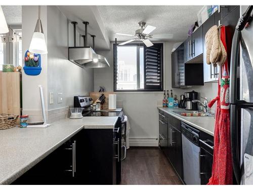 501-505 19 Avenue Sw, Calgary, AB - Indoor Photo Showing Kitchen