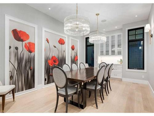 4308 Coronation Drive Sw, Calgary, AB - Indoor Photo Showing Dining Room