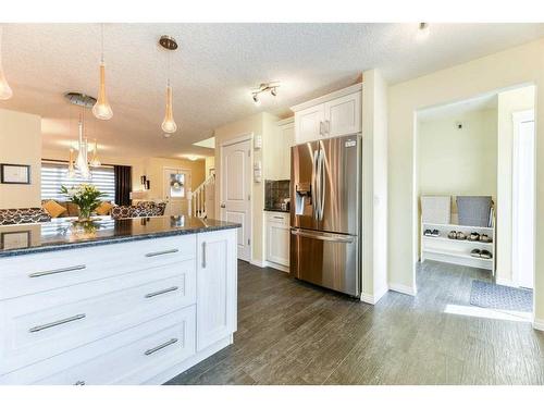 172 Legacy Crescent Se, Calgary, AB - Indoor Photo Showing Kitchen