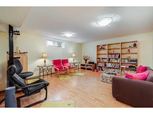 77 Rockbluff Place Nw, Calgary, AB - Indoor