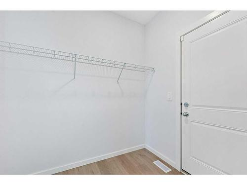 28 Walcrest Row Se, Calgary, AB - Indoor Photo Showing Other Room