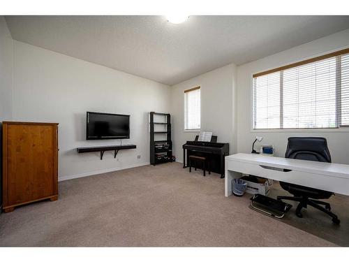 424 New Brighton Drive Se, Calgary, AB - Indoor Photo Showing Office