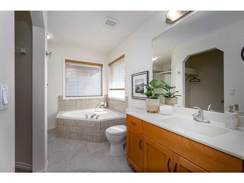 424 New Brighton Drive Se, Calgary, AB - Indoor Photo Showing Bathroom