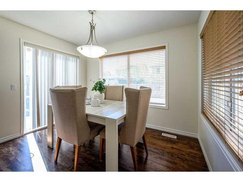 424 New Brighton Drive Se, Calgary, AB - Indoor Photo Showing Dining Room