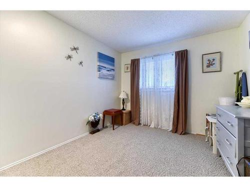 42-200 Shawnessy Drive Sw, Calgary, AB - Indoor Photo Showing Other Room