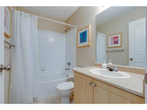 42 Eversyde Common Sw, Calgary, AB - Indoor Photo Showing Bathroom
