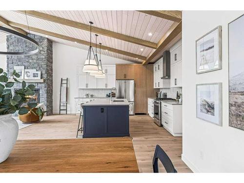 2 Pinewood Crescent, Canmore, AB - Indoor Photo Showing Kitchen