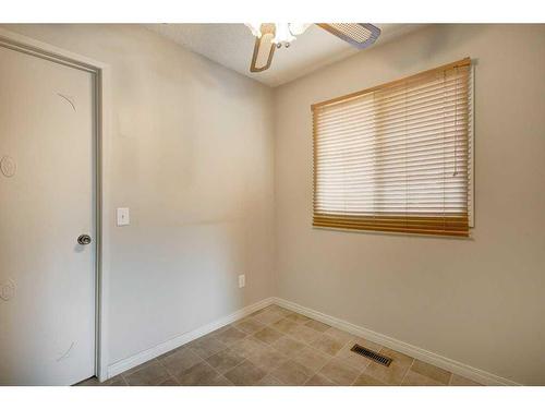 252 Parkside Way Se, Calgary, AB - Indoor Photo Showing Other Room