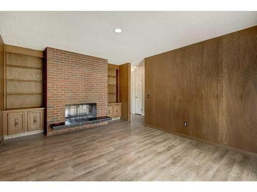 252 Parkside Way Se, Calgary, AB - Indoor With Fireplace