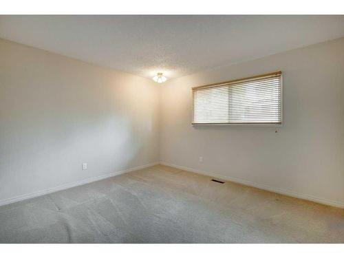 252 Parkside Way Se, Calgary, AB - Indoor Photo Showing Other Room